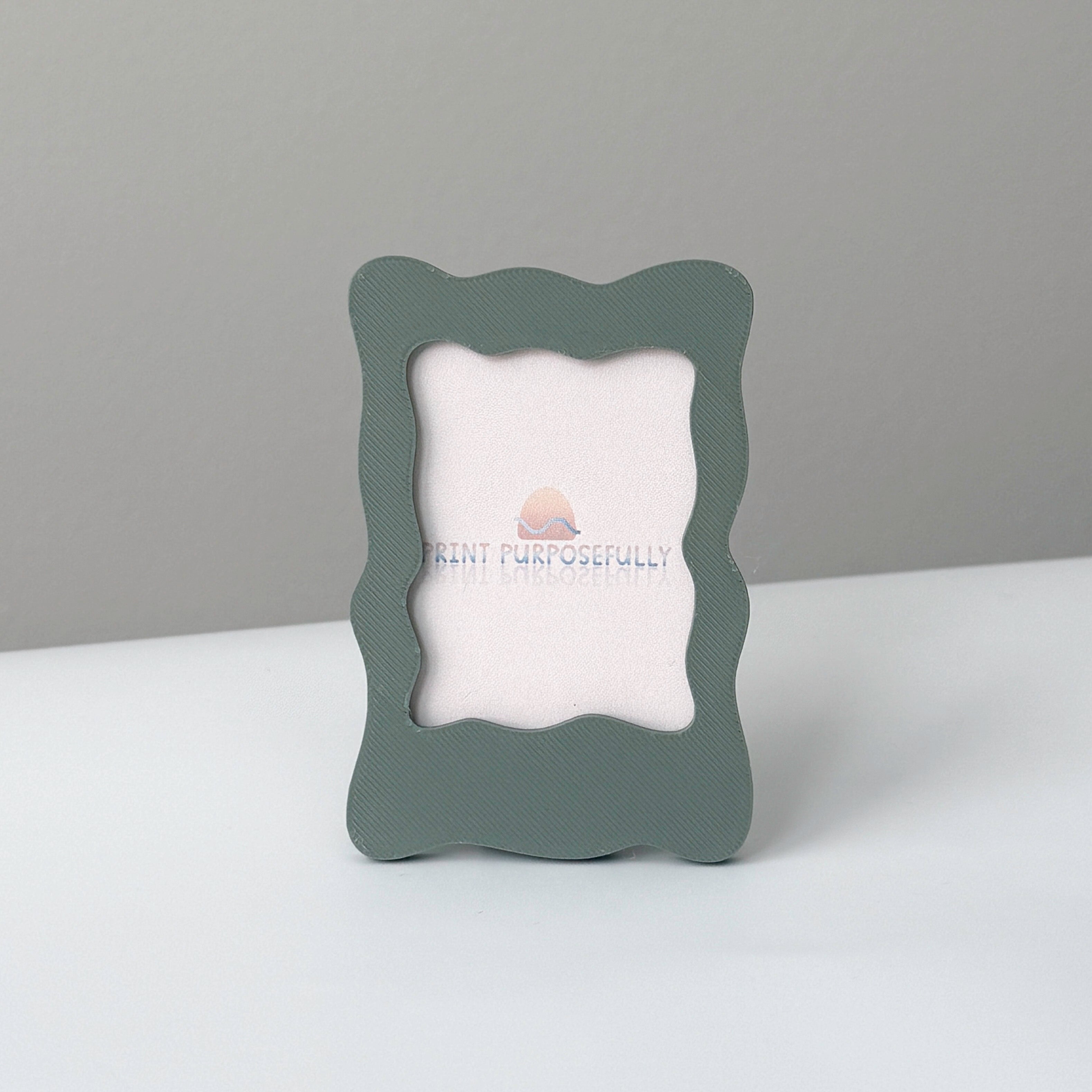 Wavy Frame Magnet
