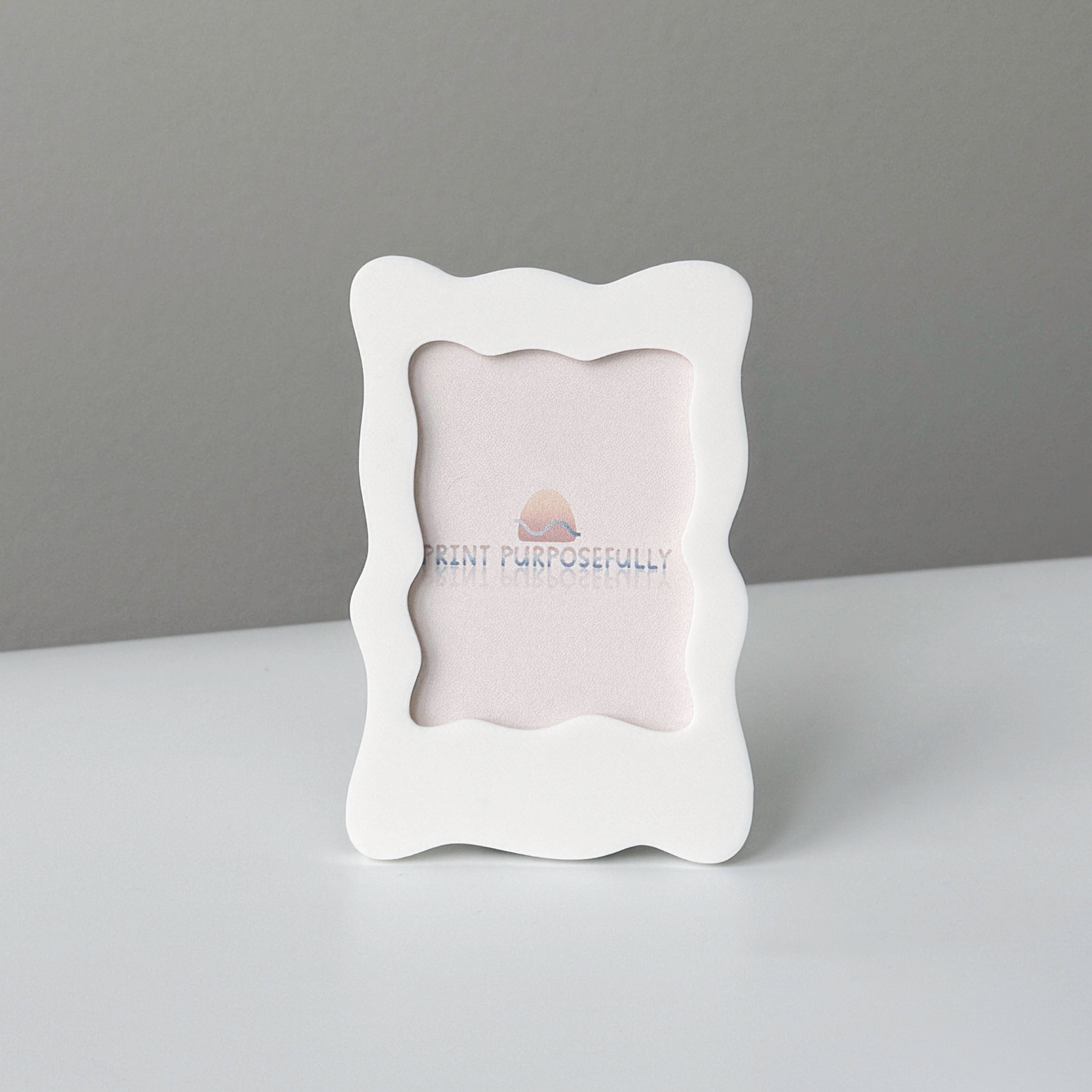 Wavy Frame Magnet