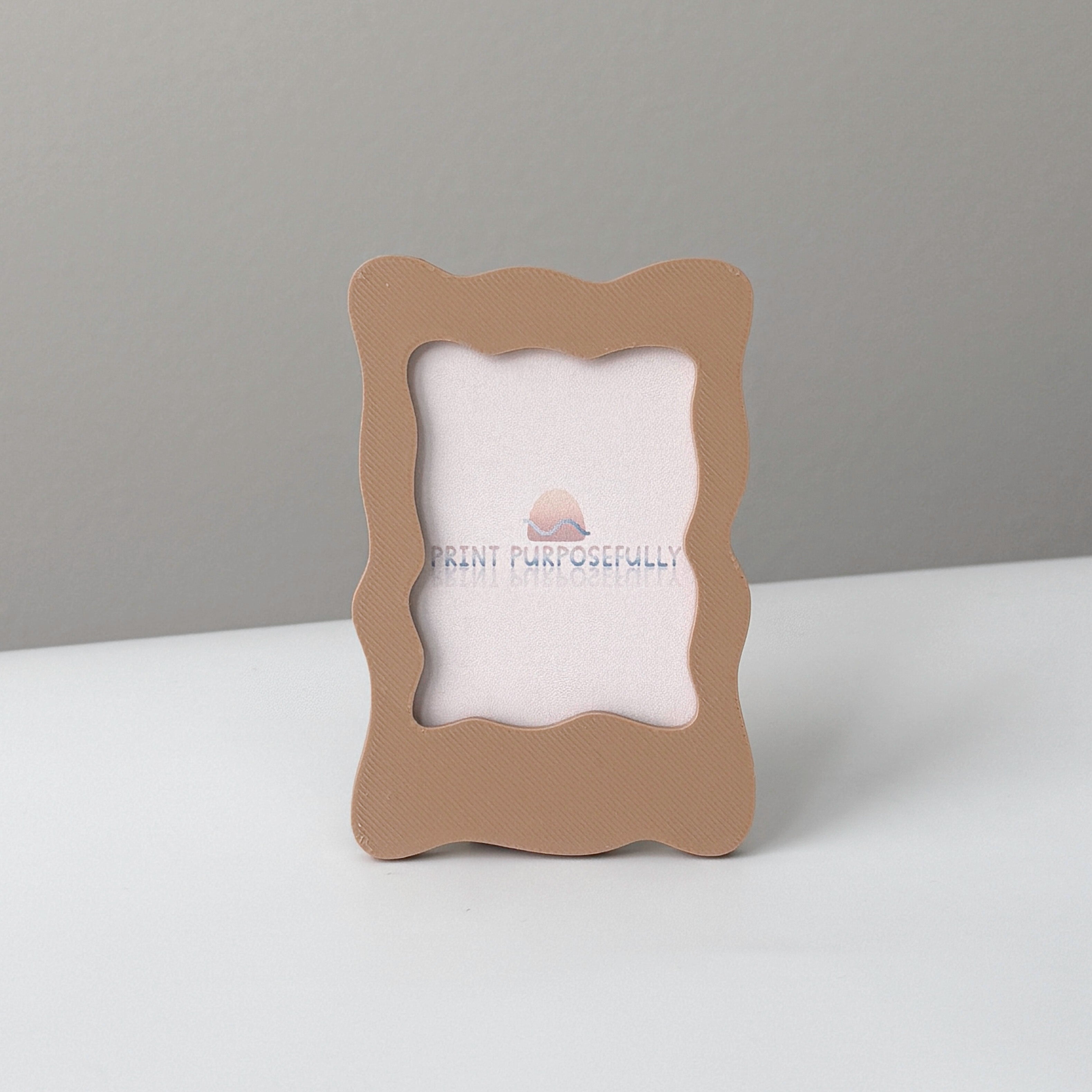 Wavy Frame Magnet